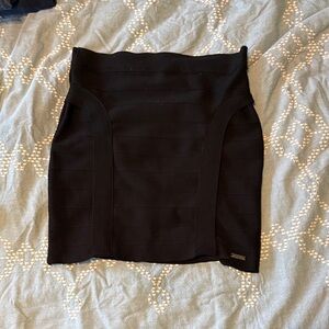 Guess ribbed and textured mini skirt